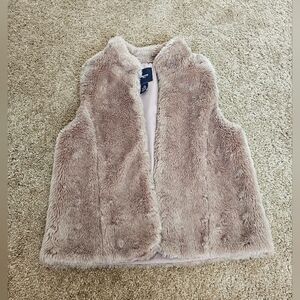 Gap kids Faux Fur Vest in Beige size S